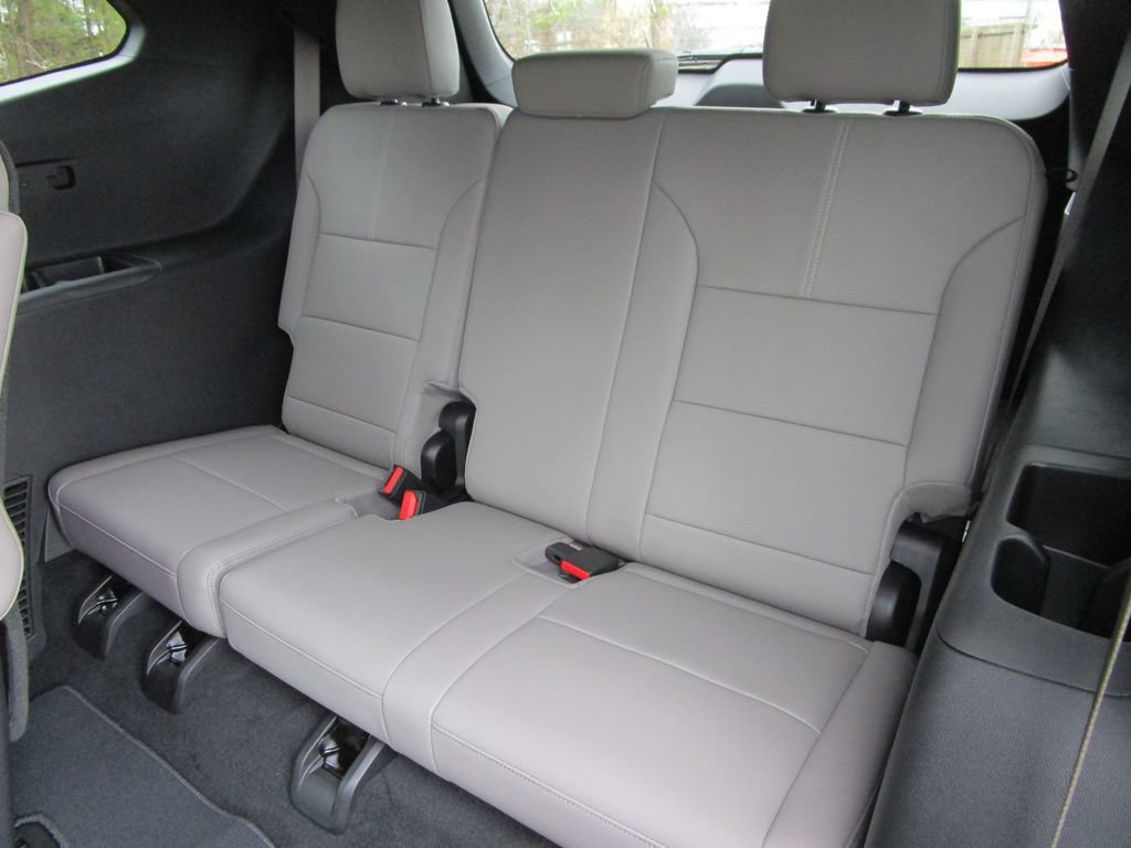 New 2026 GMC Acadia Elevation w/ Elevation Premium Package FWD image 18