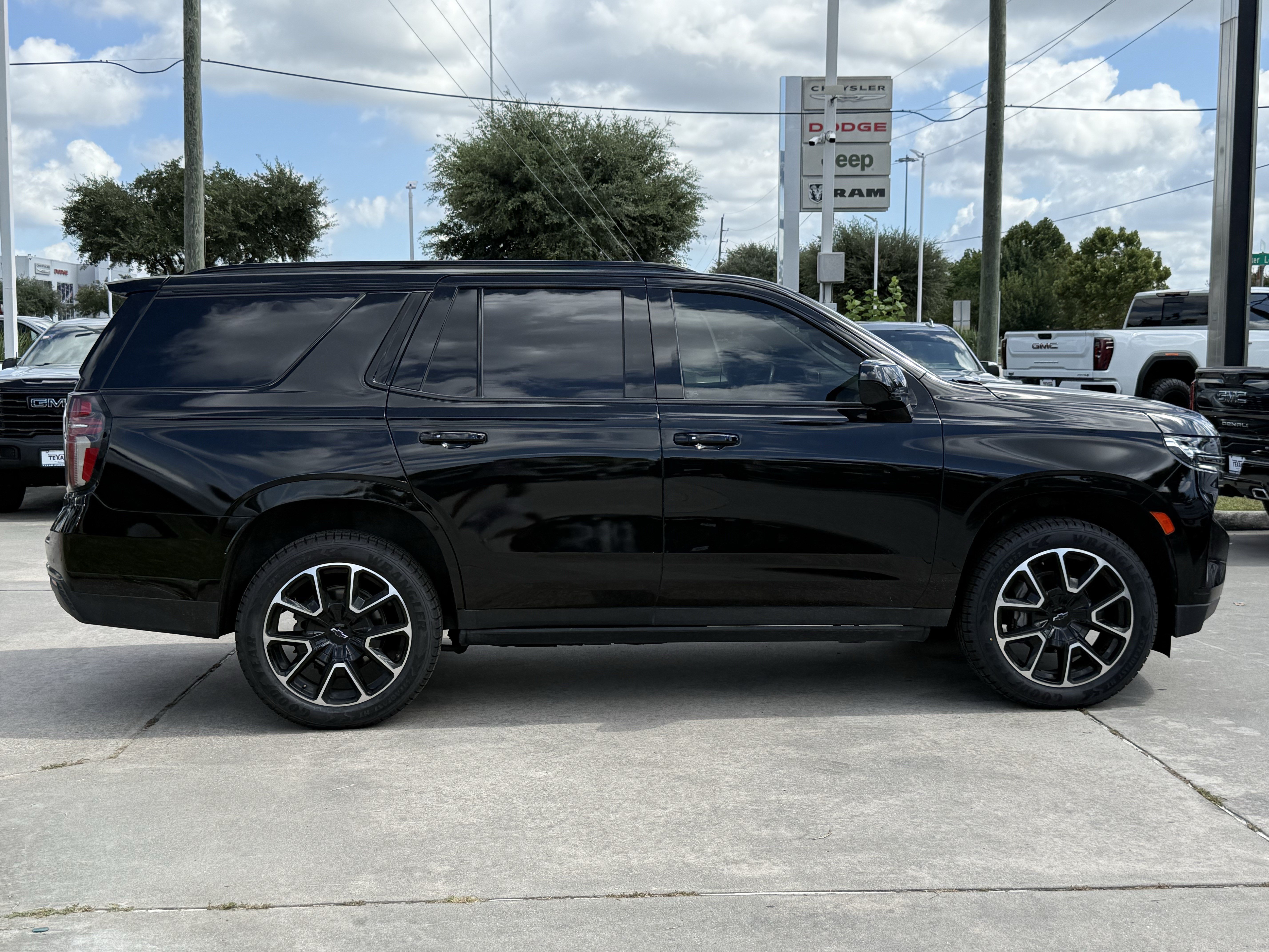 Used 2021 Chevrolet Tahoe RST AWD/4WD image 3