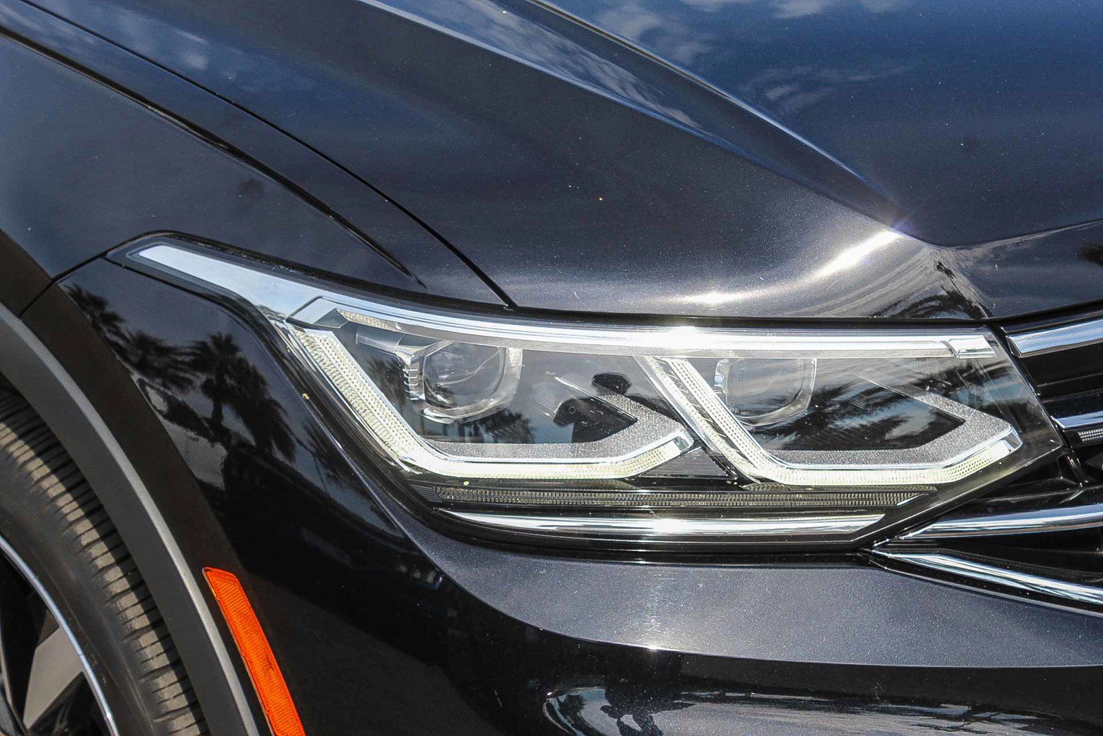 Used 2022 Volkswagen Tiguan SEL R-Line image 8