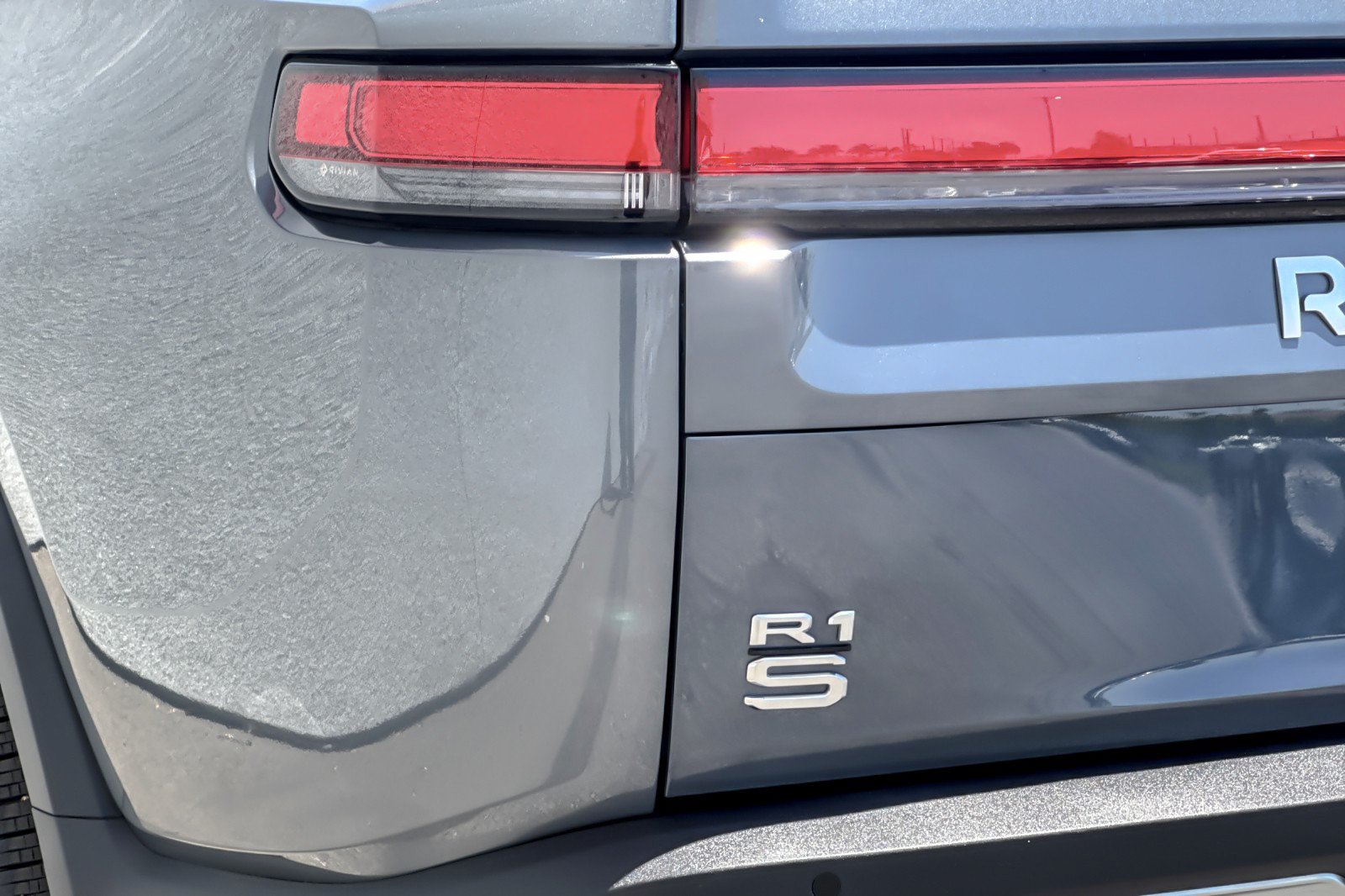 Used 2024 Rivian R1S Adventure AWD/4WD image 27