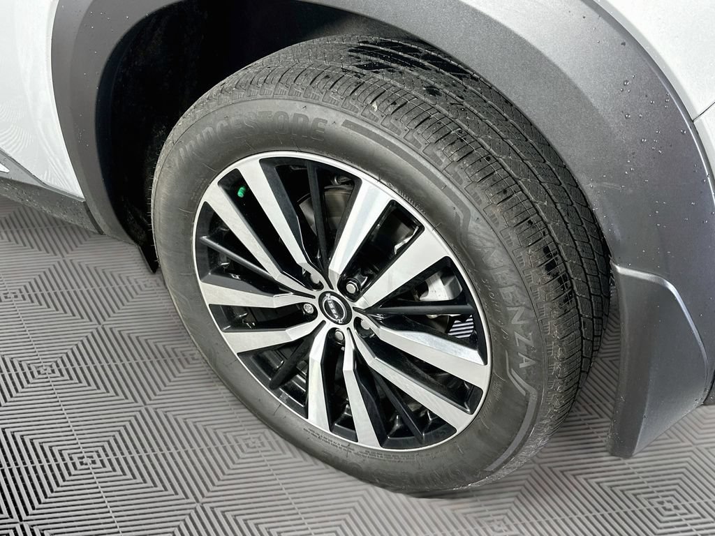 Certified 2025 Nissan Pathfinder Platinum w/ Black Appearance Package AWD/4WD image 42
