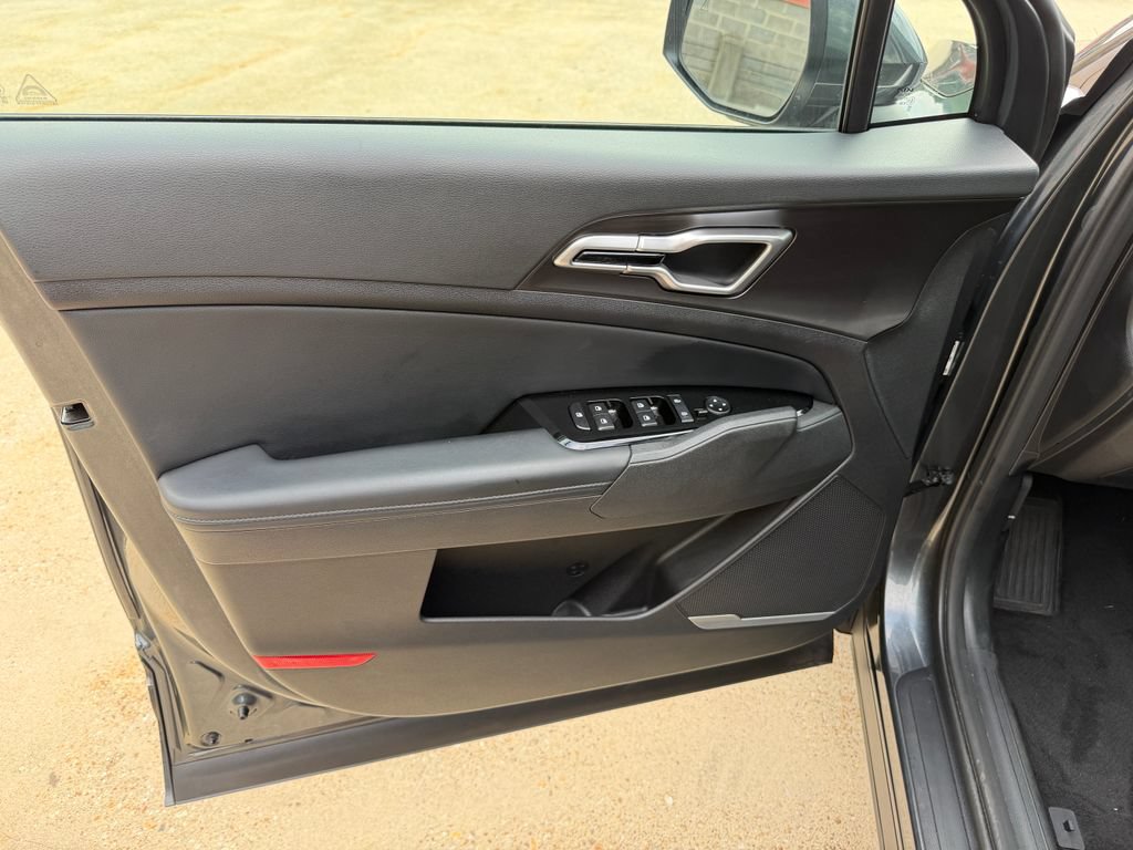 Used 2023 Kia Sportage EX AWD/4WD image 9