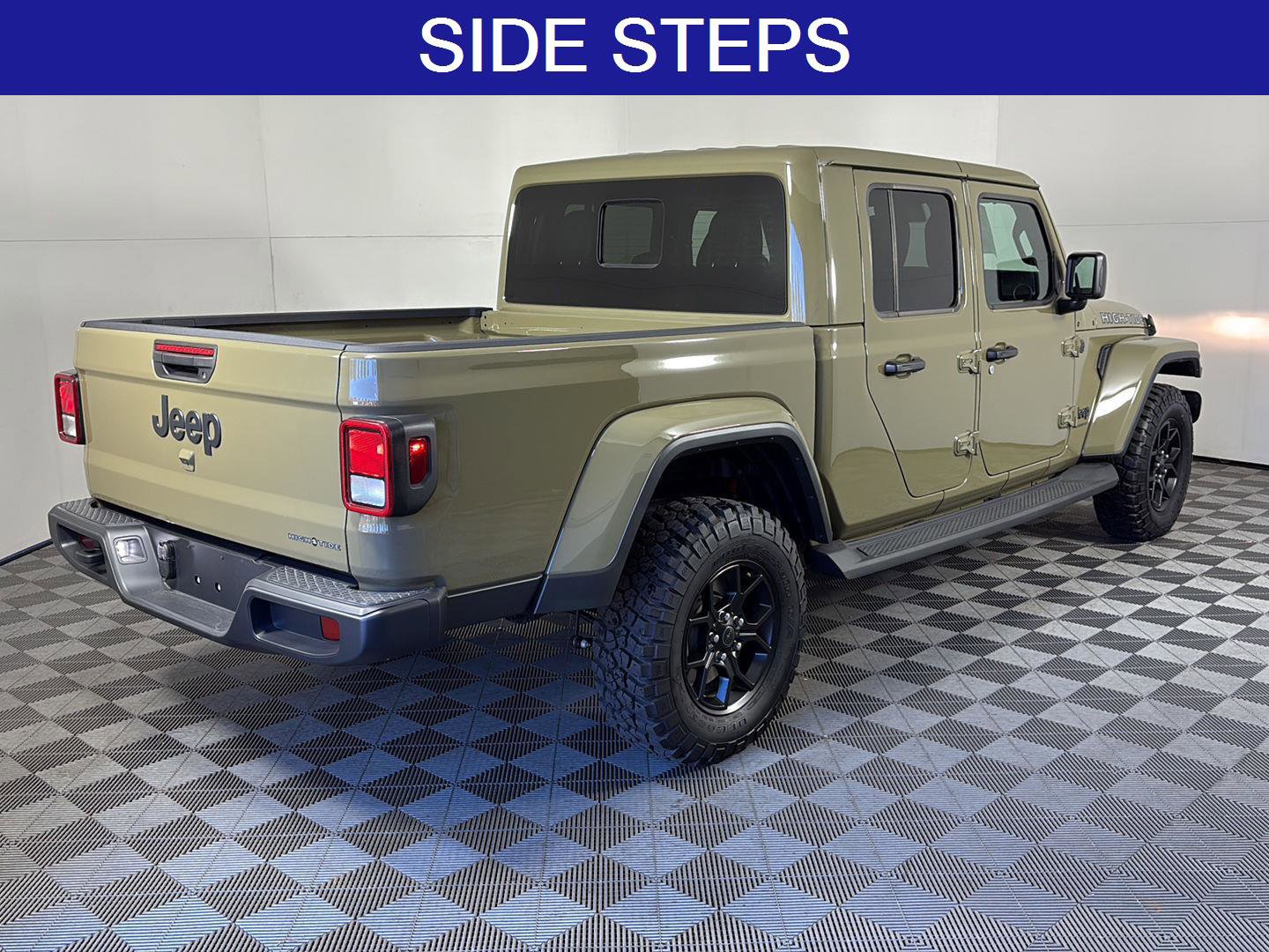 Used 2025 Jeep Gladiator Sport image 4