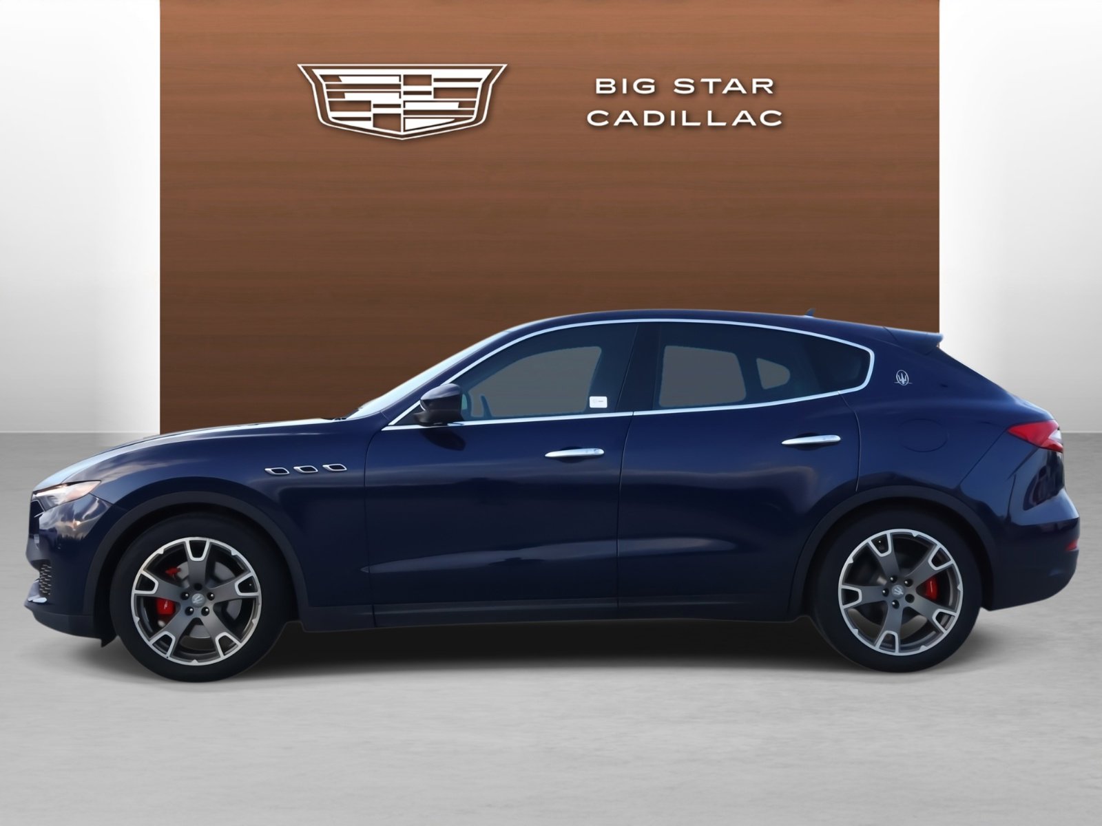 Used 2017 Maserati Levante image 2