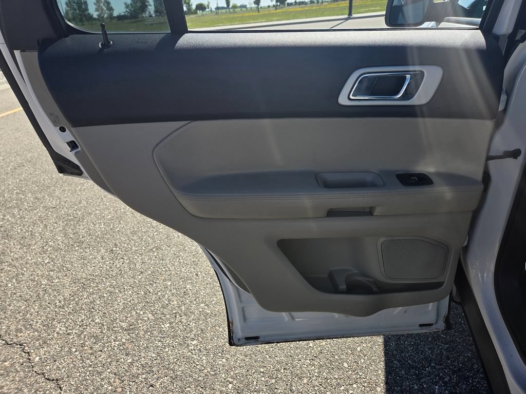 Used 2013 Ford Explorer XLT AWD/4WD image 48