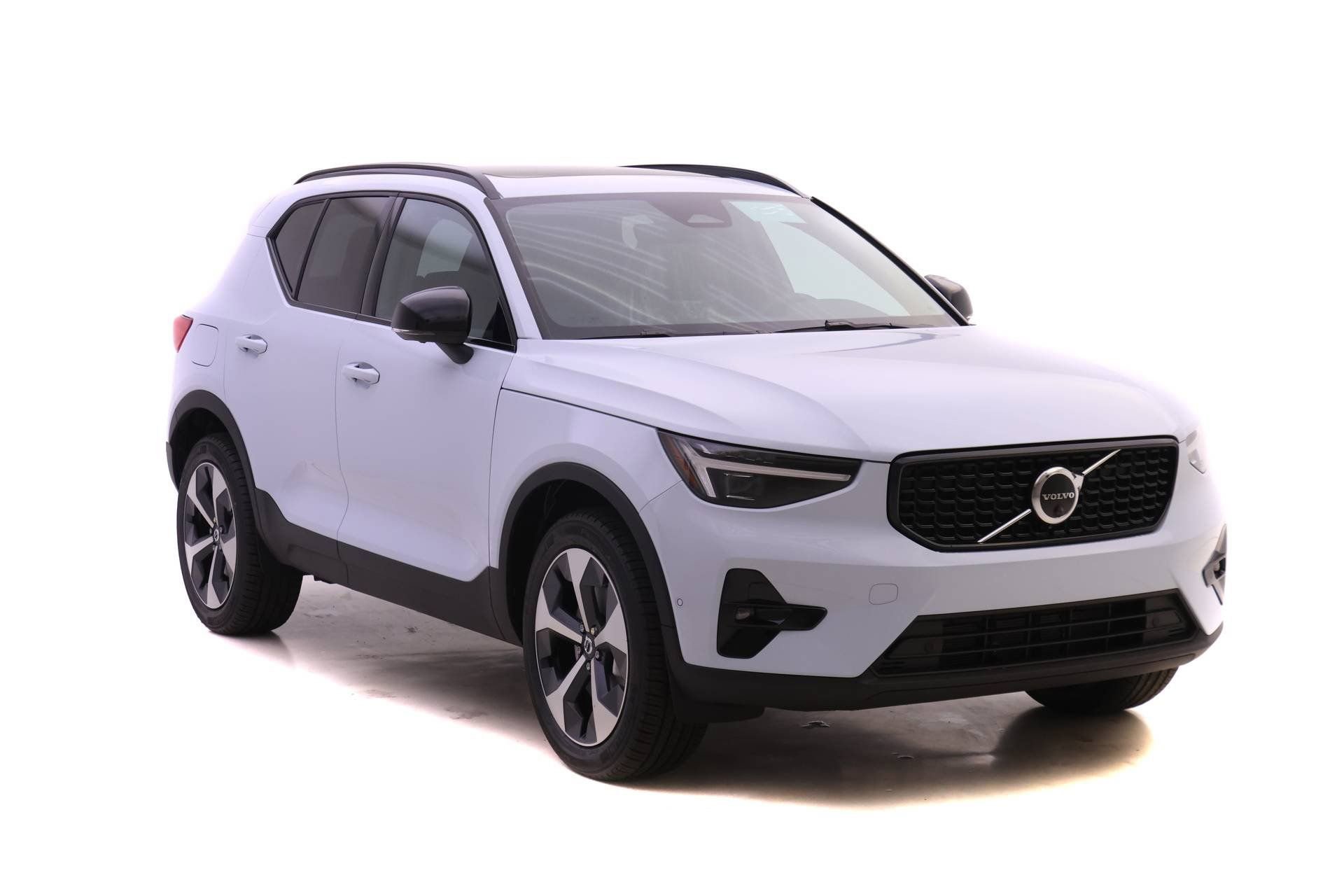New 2026 Volvo XC40 B5 Plus w/ Protection Package Premier AWD/4WD image 2