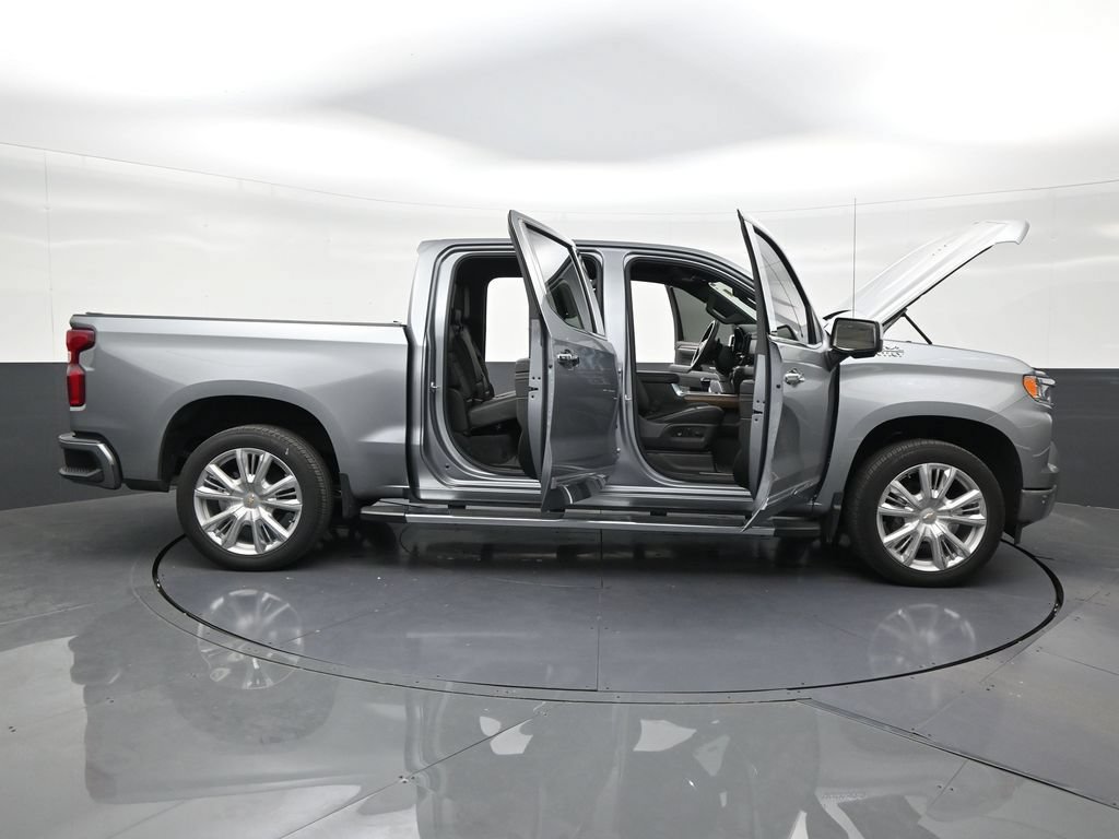 Used 2024 Chevrolet Silverado 1500 High Country w/ High Country Premium Package AWD/4WD image 29