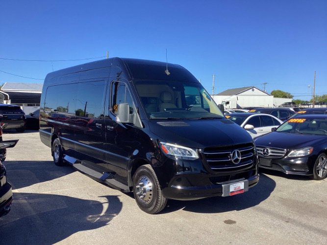 Used 2019 Mercedes-Benz Sprinter 170 image 2