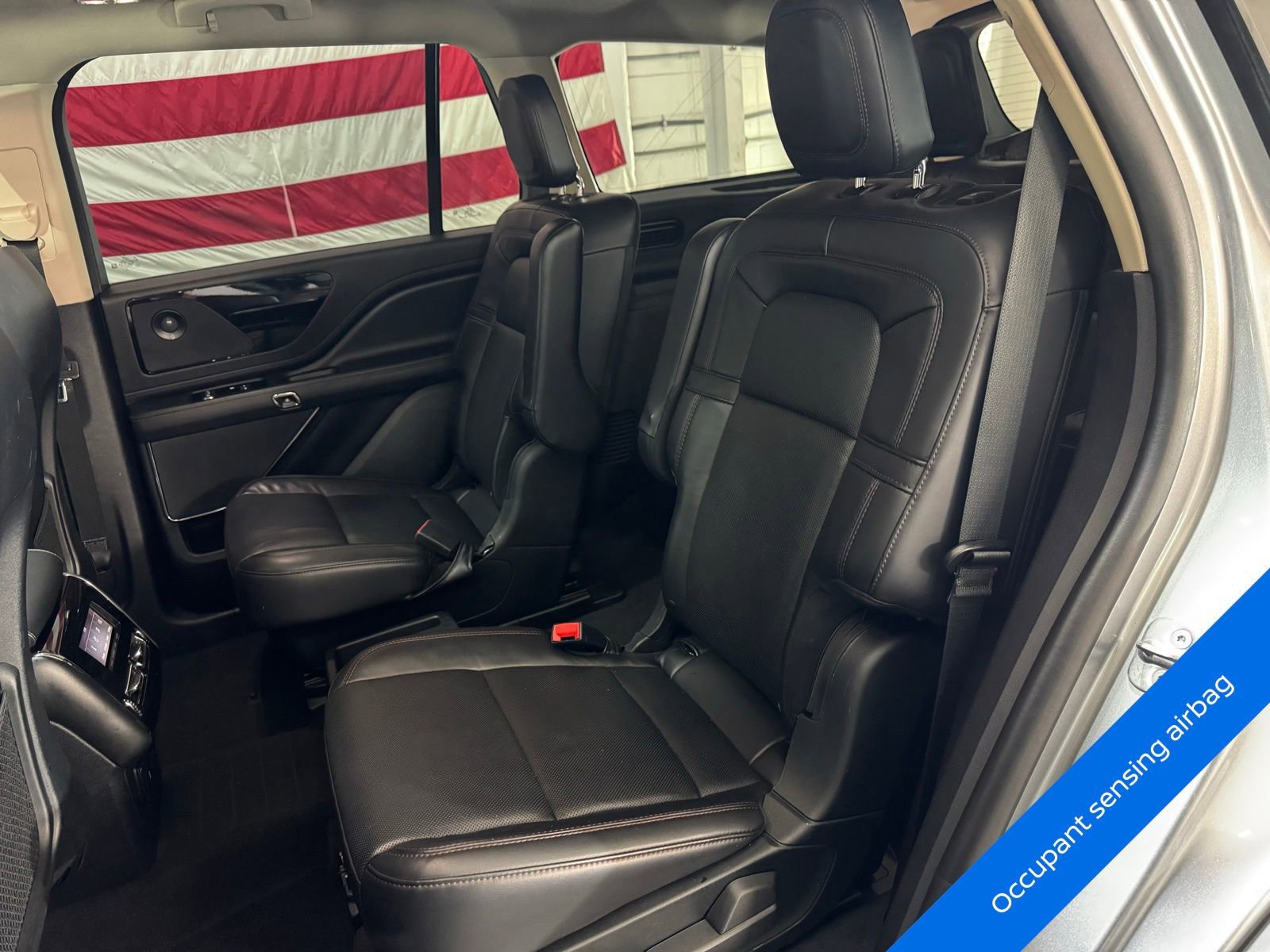 Used 2021 Lincoln Aviator Reserve w/ Elements Package Plus AWD/4WD image 12