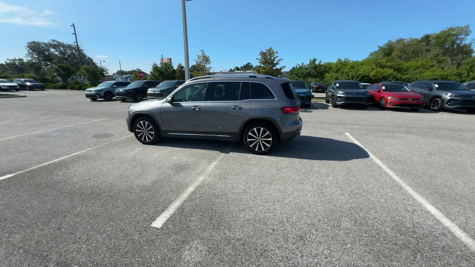 Used 2023 Mercedes-Benz GLB 250 w/ Premium Package image 5