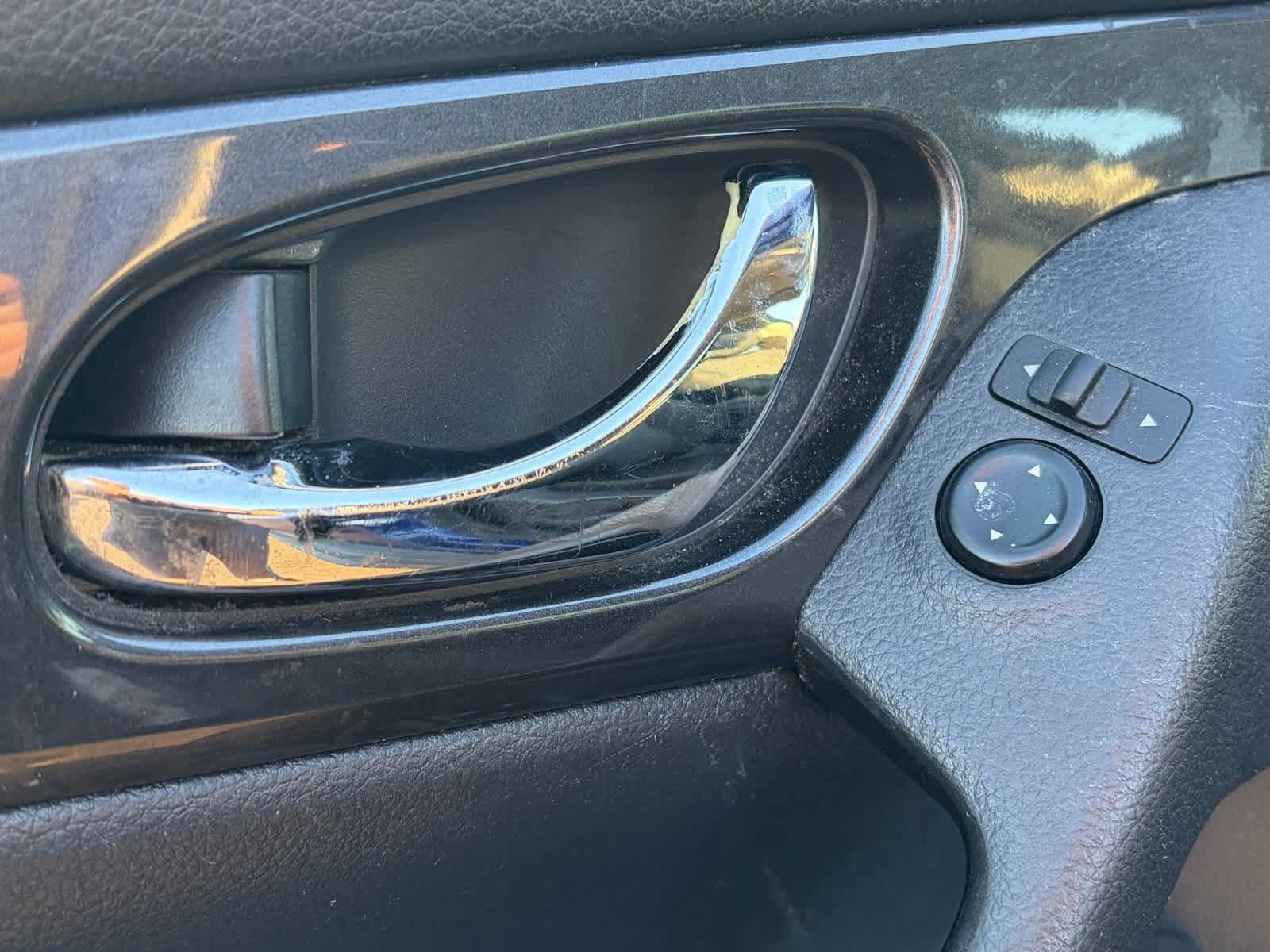 Used 2020 Nissan Rogue SV FWD image 5