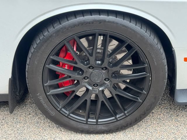 Used 2015 Dodge Challenger SRT Hellcat RWD image 13