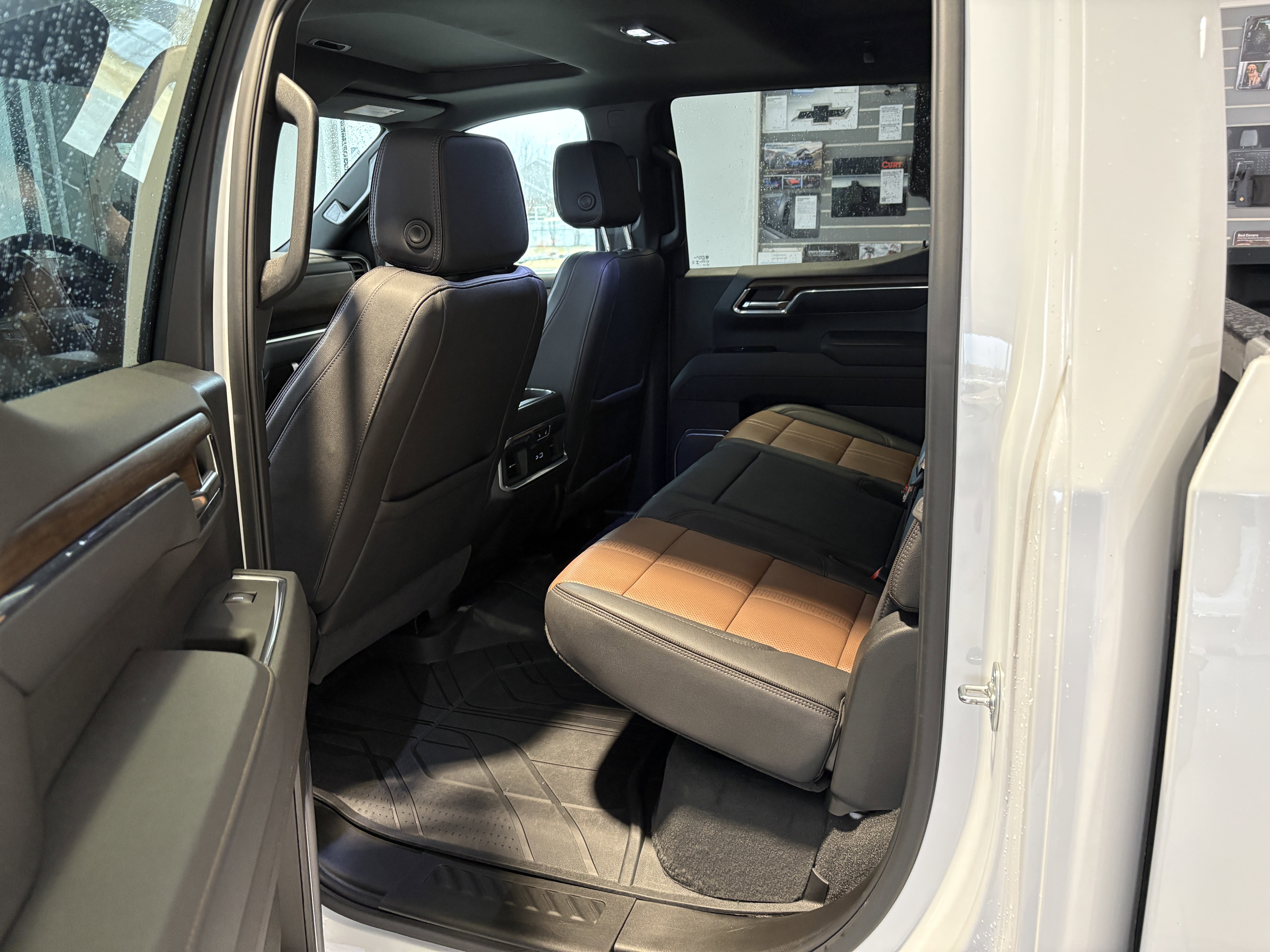 Used 2025 Chevrolet Silverado 1500 High Country image 14