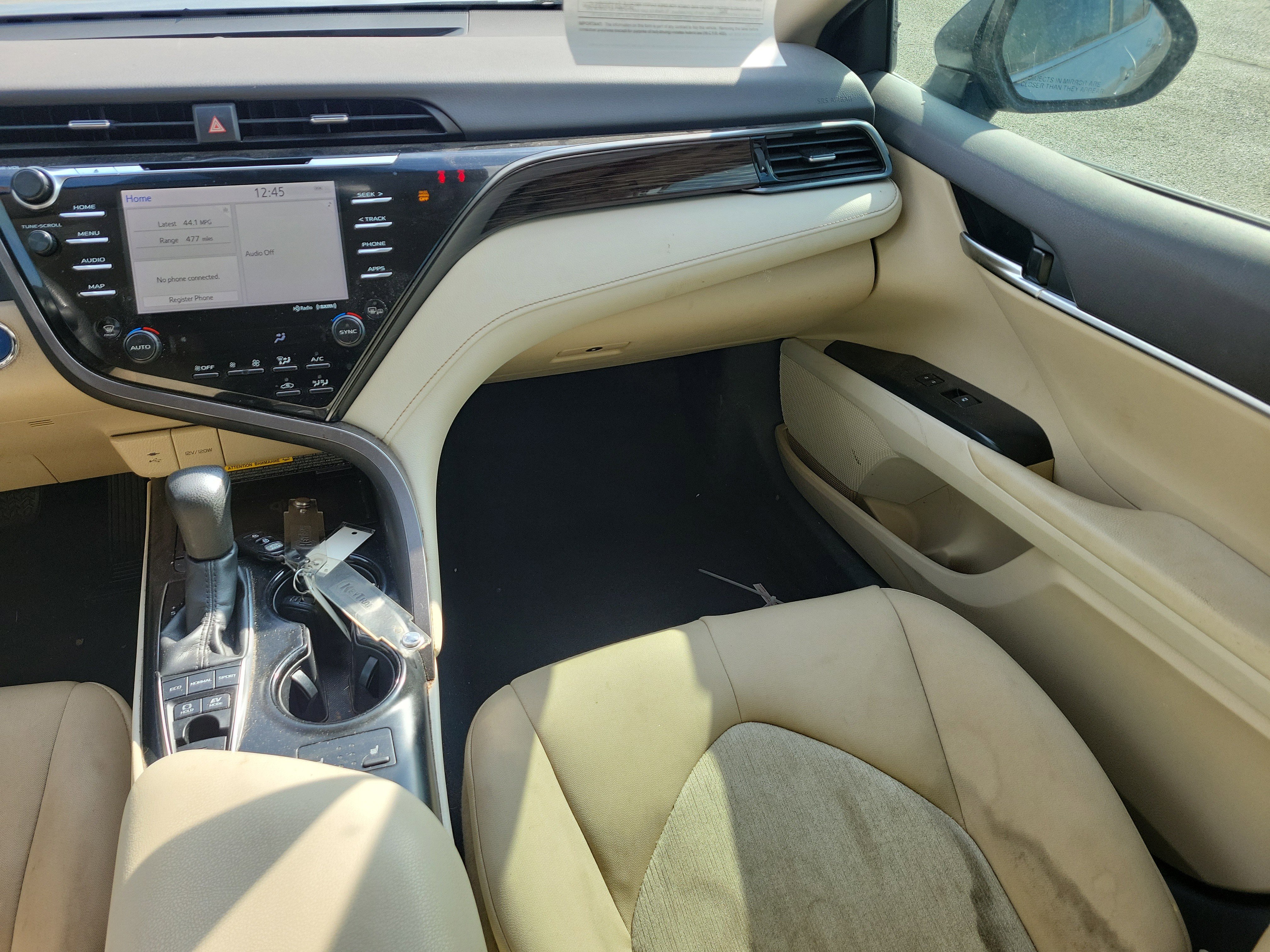Used 2019 Toyota Camry LE w/ Sunroof Package image 12