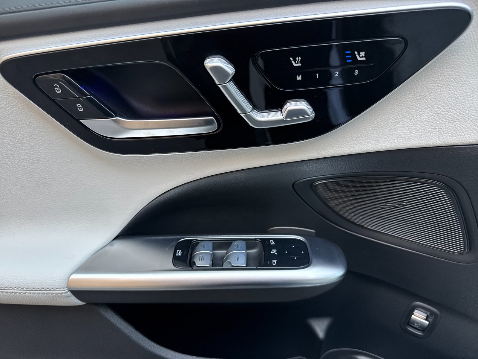 New 2026 Mercedes-Benz C 300 4MATIC Sedan image 10