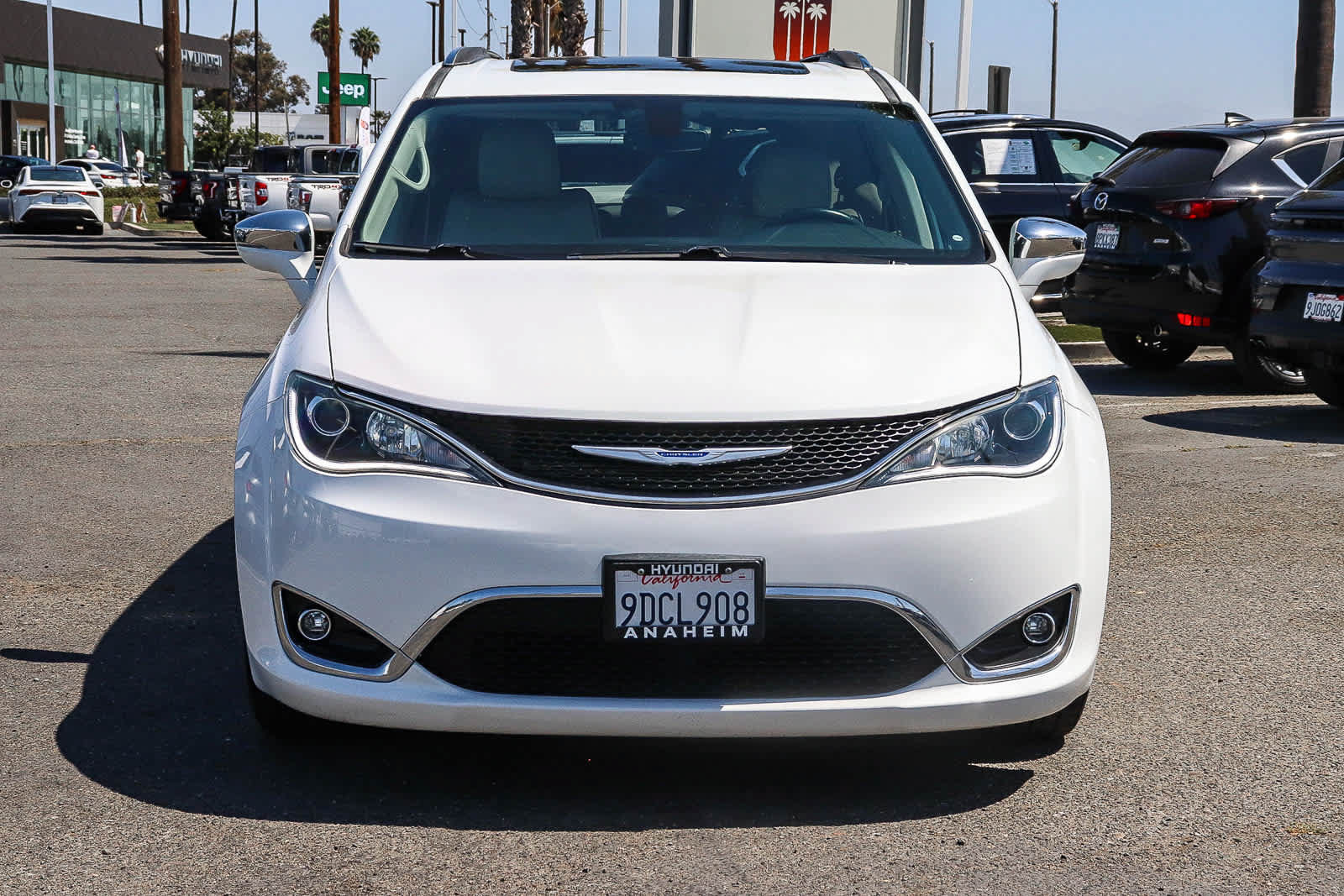 Used 2019 Chrysler Pacifica Limited FWD image 2