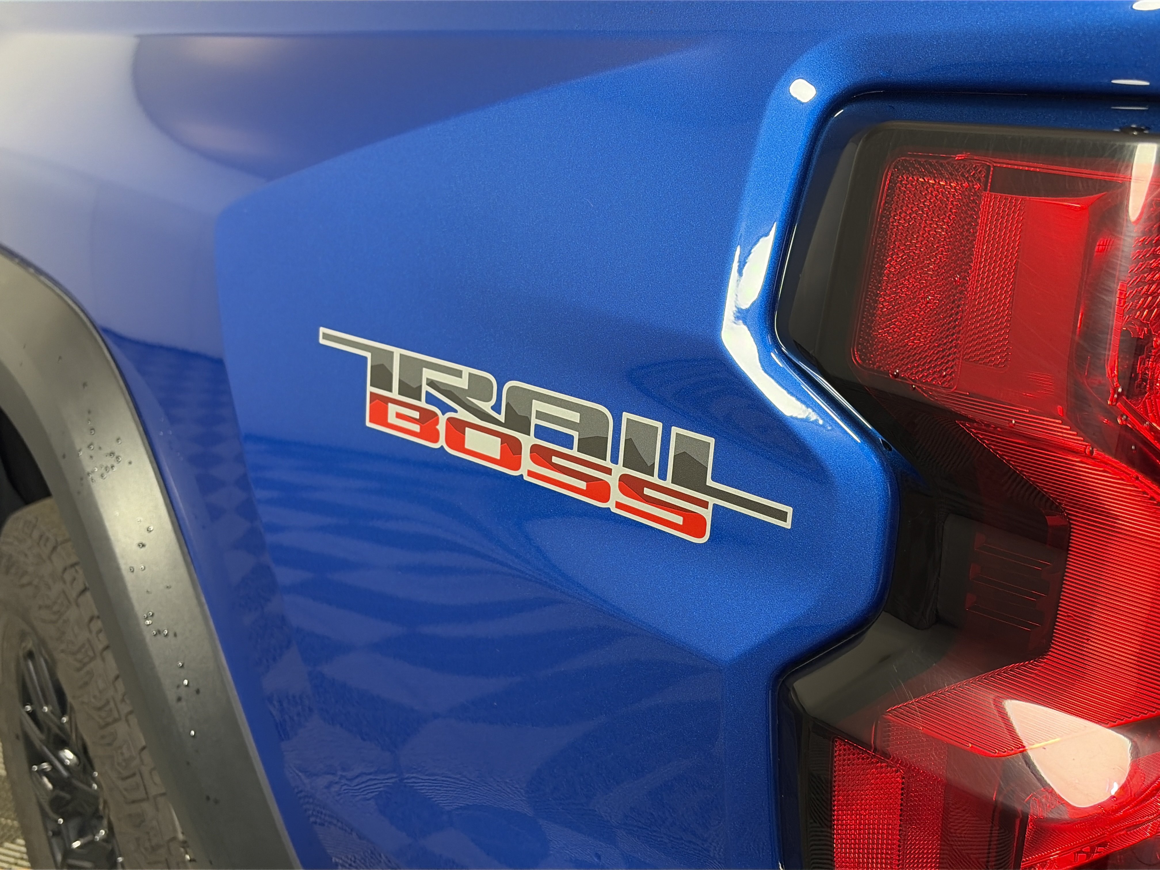 Certified 2024 Chevrolet Colorado Trail Boss w/ Advanced Trailering Package AWD/4WD image 18