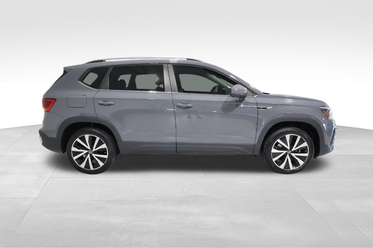 Used 2023 Volkswagen Taos SE FWD image 5