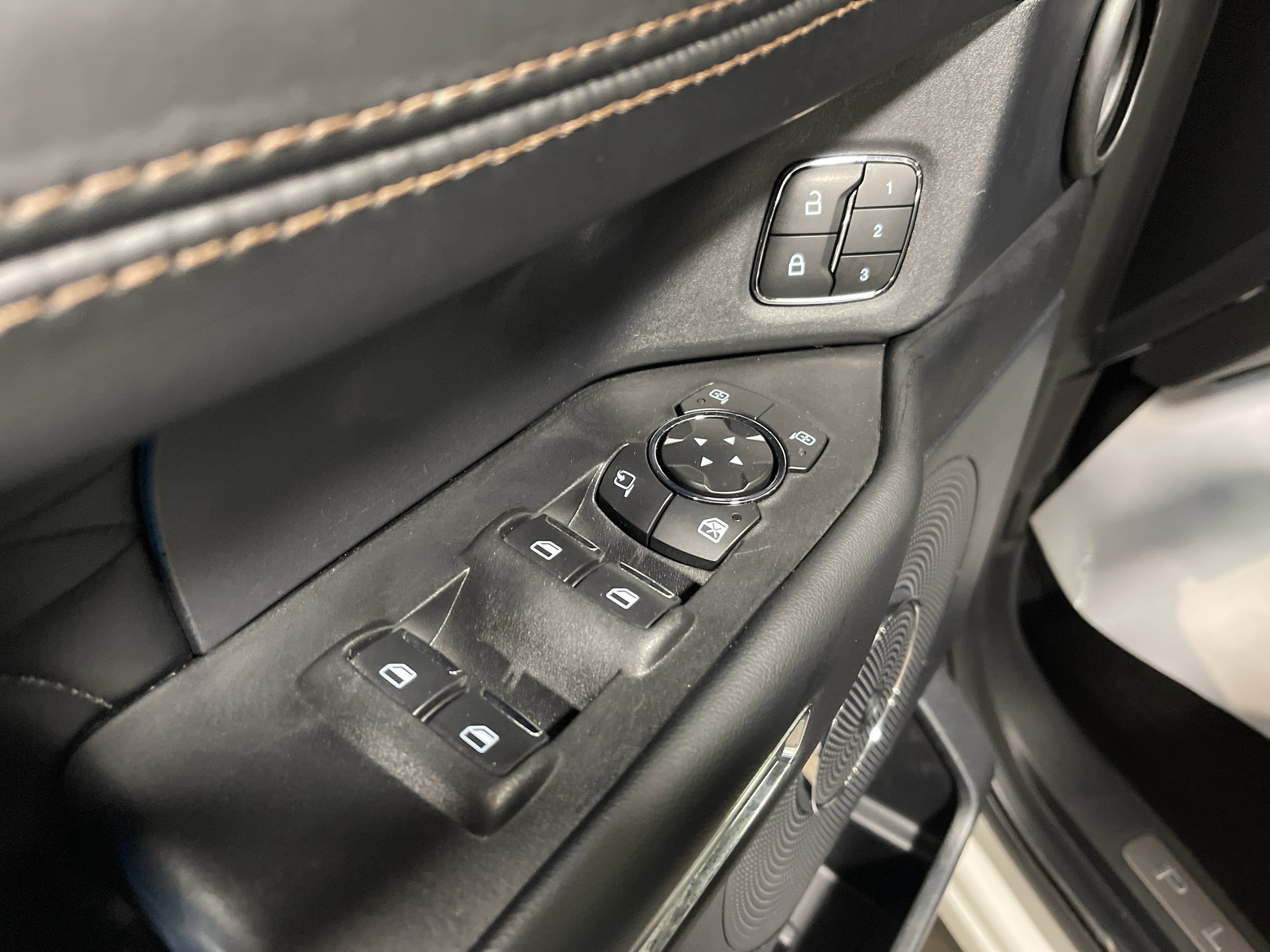 Used 2021 Ford Expedition Platinum image 9