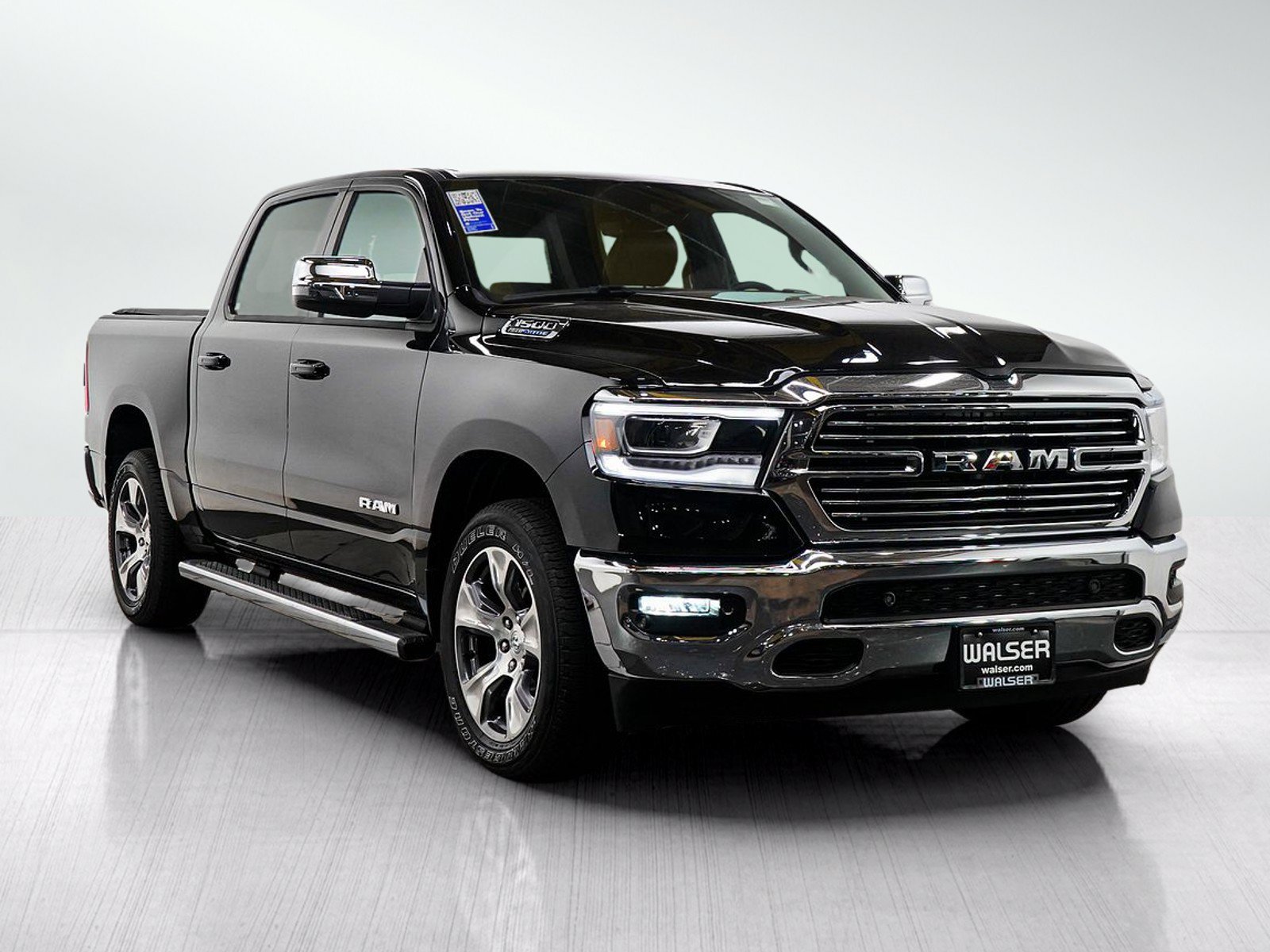 Used 2024 RAM 1500 Laramie AWD/4WD image 7