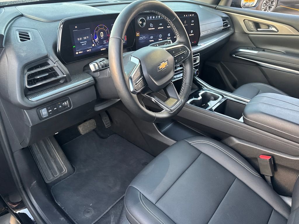 Used 2026 Chevrolet Traverse LT AWD/4WD image 16