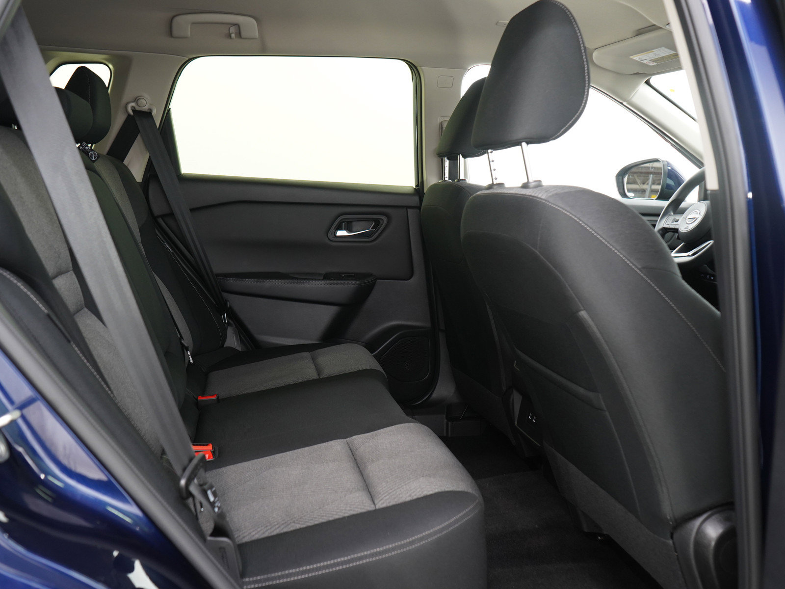 Used 2024 Nissan Rogue SV AWD/4WD image 15