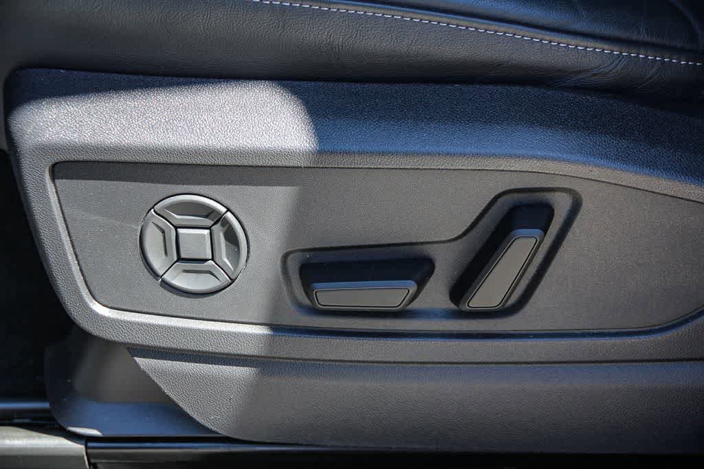 Used 2025 Audi Q5 Premium Plus w/ Premium Plus AWD/4WD image 21