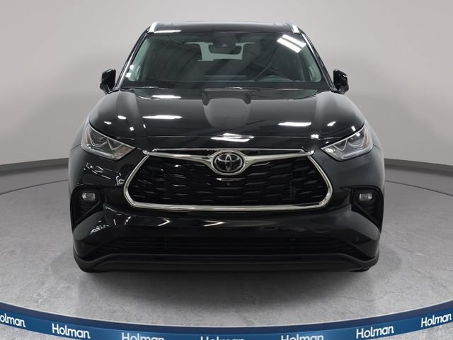 Certified 2025 Toyota Highlander Limited AWD/4WD image 2