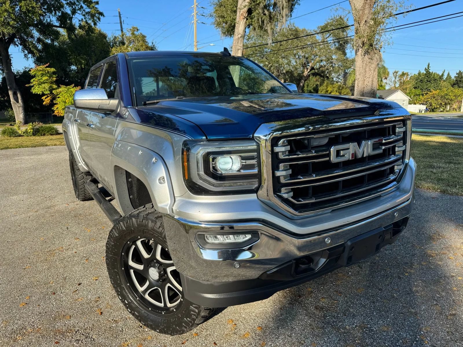 Used 2016 GMC Sierra 1500 SLT w/ Enhanced Driver Alert Package AWD/4WD image 2