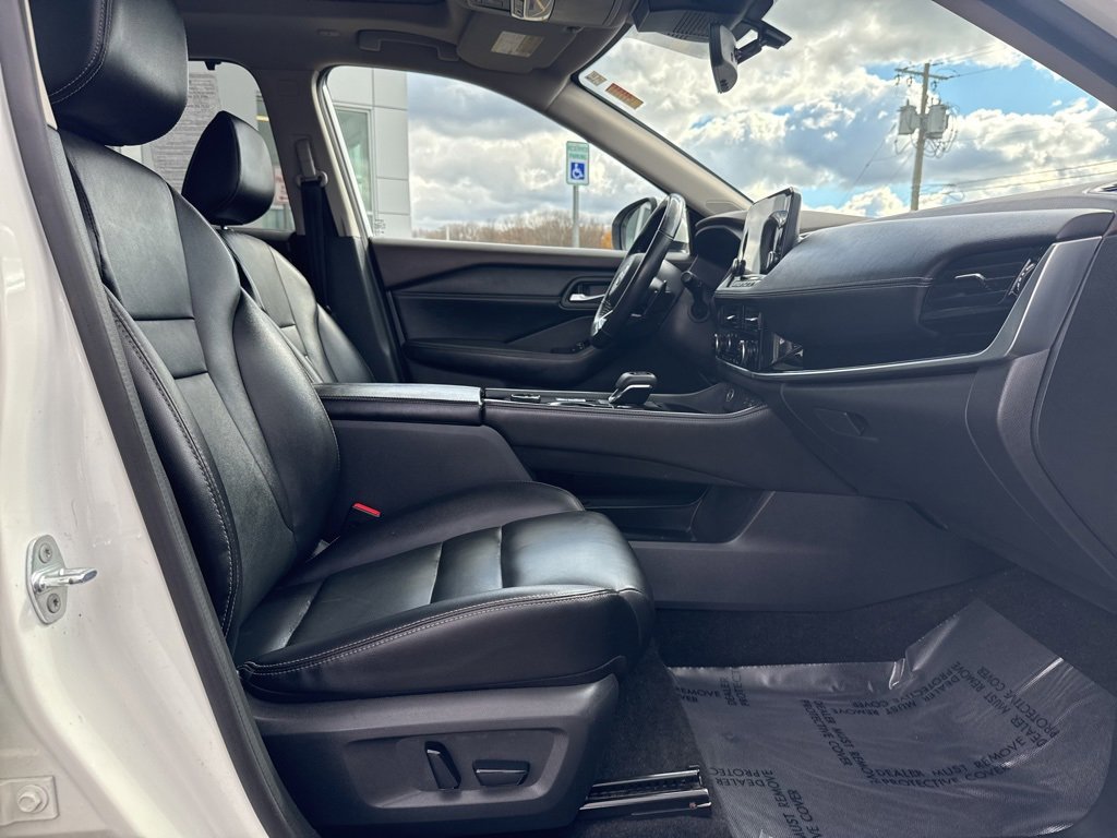 Used 2022 Nissan Rogue SL w/ SL Premium Package image 13