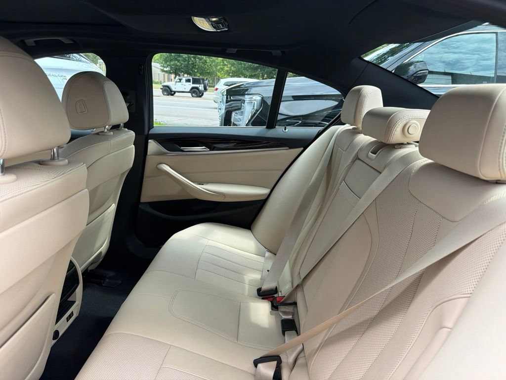 Used 2023 BMW 530i xDrive w/ Convenience Package AWD/4WD image 13