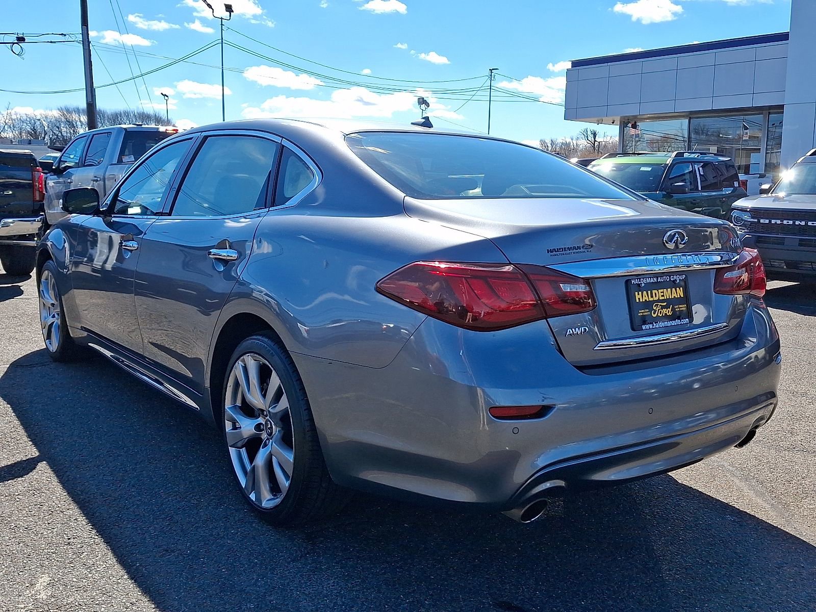 Used 2017 INFINITI Q70 L 3.7 image 5