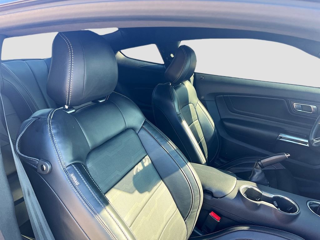 Used 2019 Ford Mustang GT Premium w/ Equipment Group 401A RWD image 27