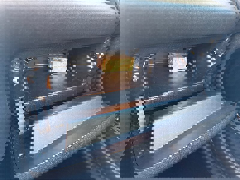 Used 2019 MINI Cooper 4-Door Hardtop w/ Signature Upholstery Package image 25