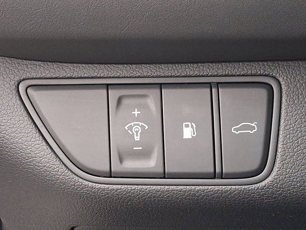 Used 2023 Genesis G70 2.0T image 27