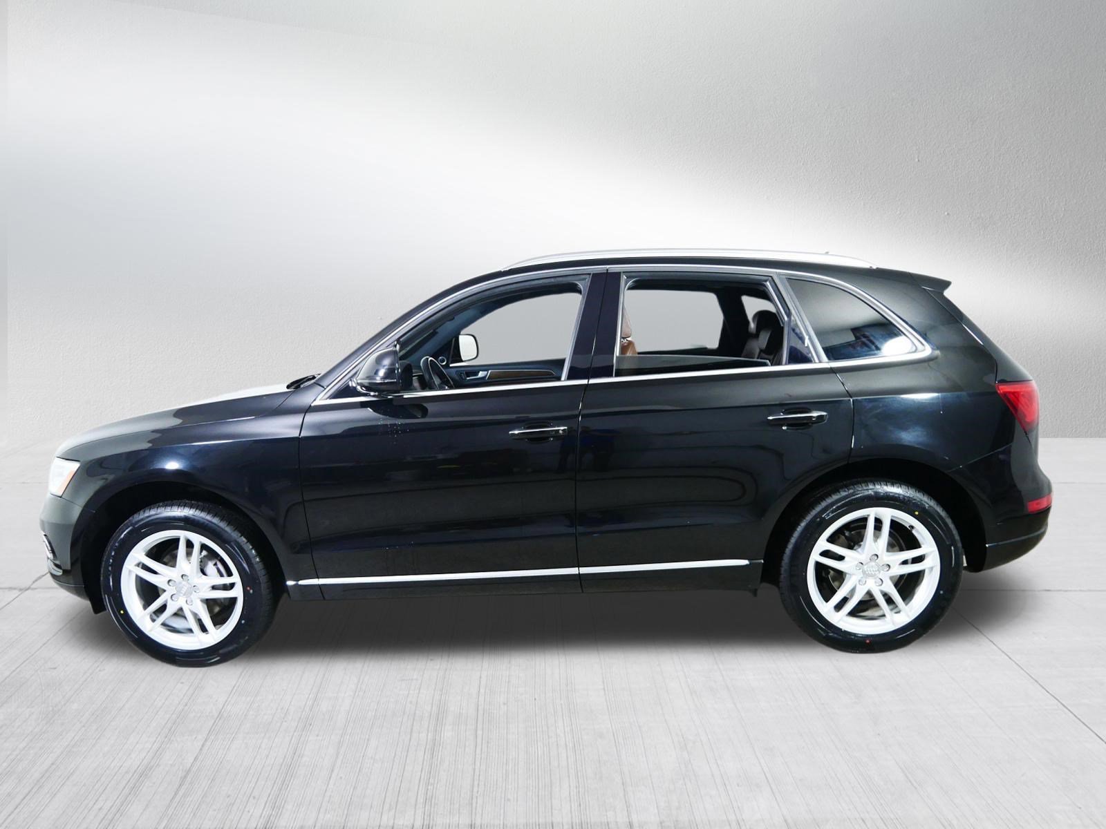 Used 2017 Audi Q5 2.0T Premium Plus w/ Technology Package AWD/4WD image 4