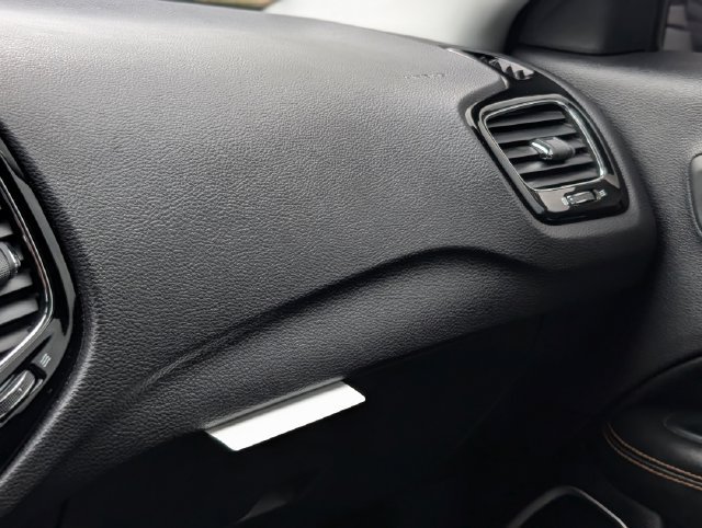 Used 2019 Jeep Compass Limited AWD/4WD image 16