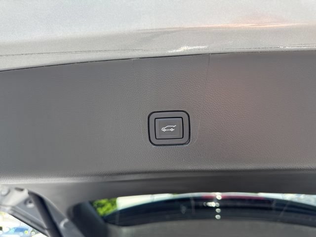 Used 2024 Chevrolet Traverse High Country w/ LPO, Floor Liner Package AWD/4WD image 14