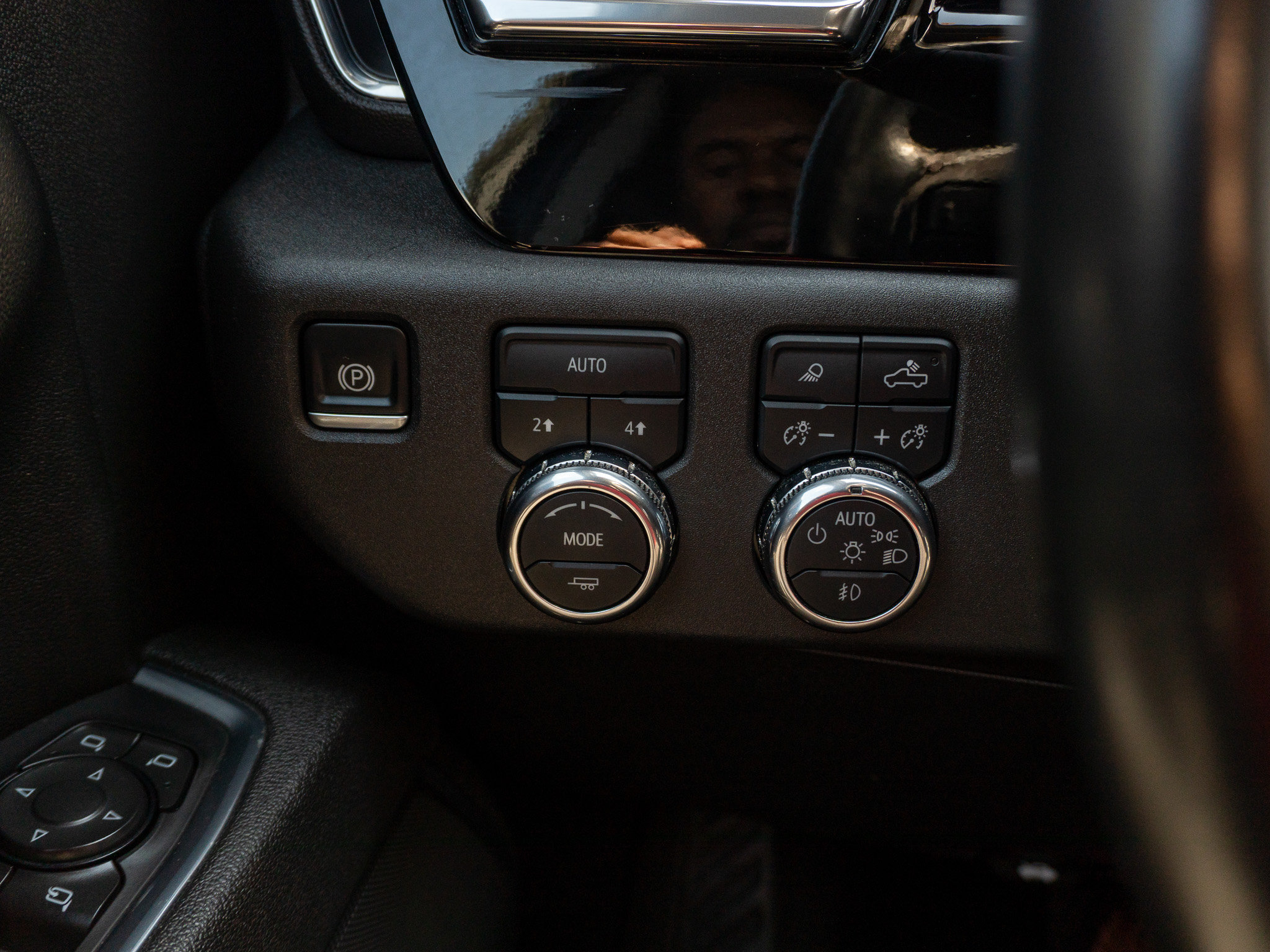 Used 2025 GMC Sierra 1500 SLT AWD/4WD image 26