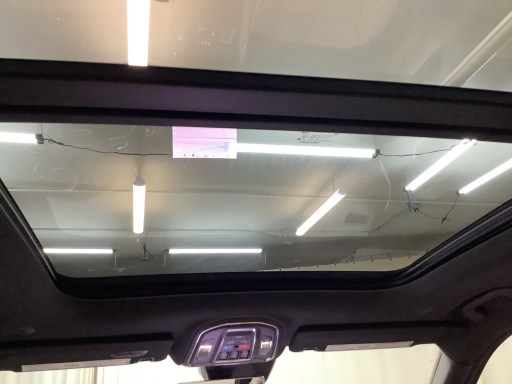 Used 2025 Jeep Grand Cherokee L Limited w/ Luxury Tech Group II image 29