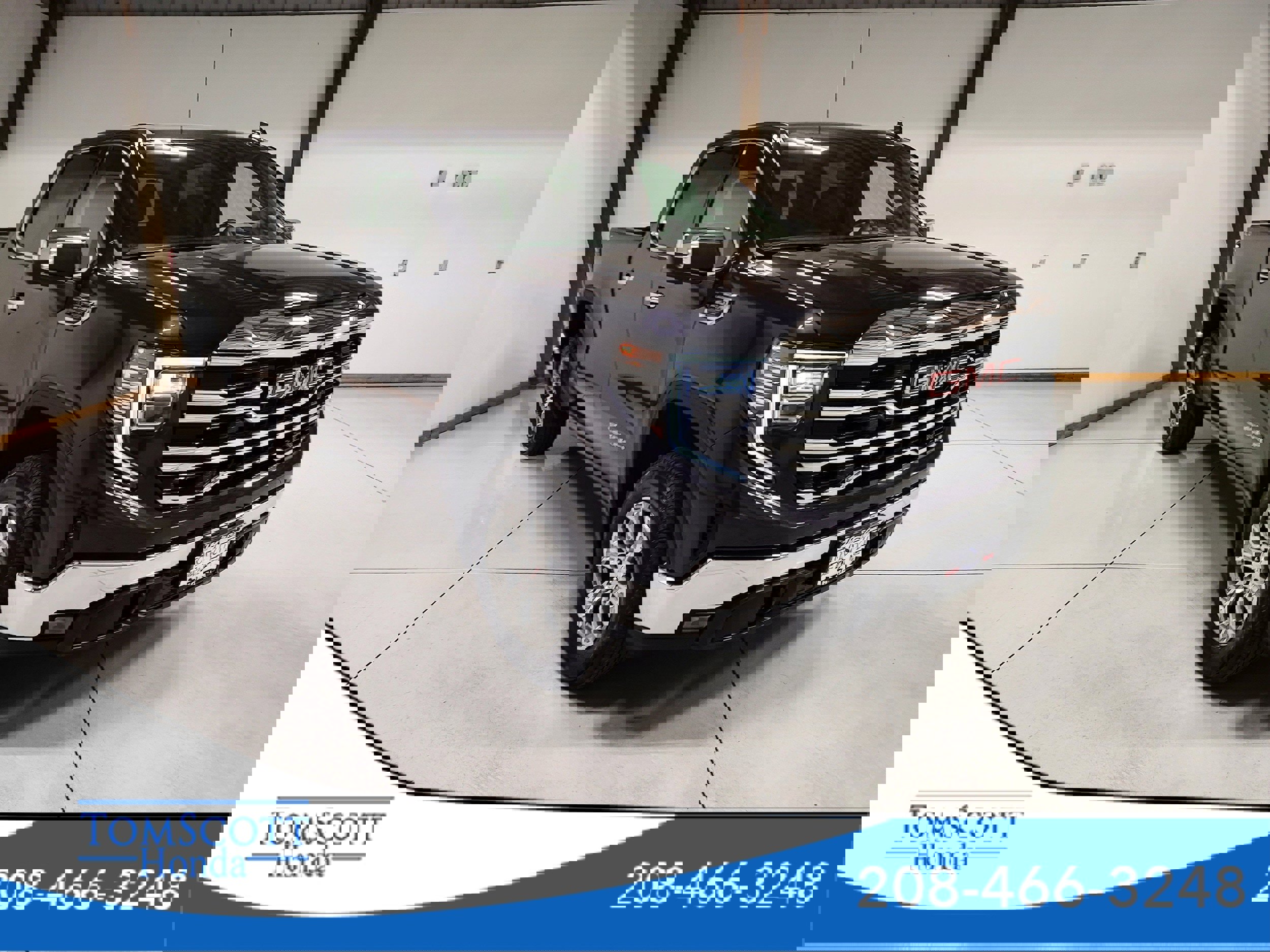 Used 2025 GMC Sierra 1500 SLT image 1