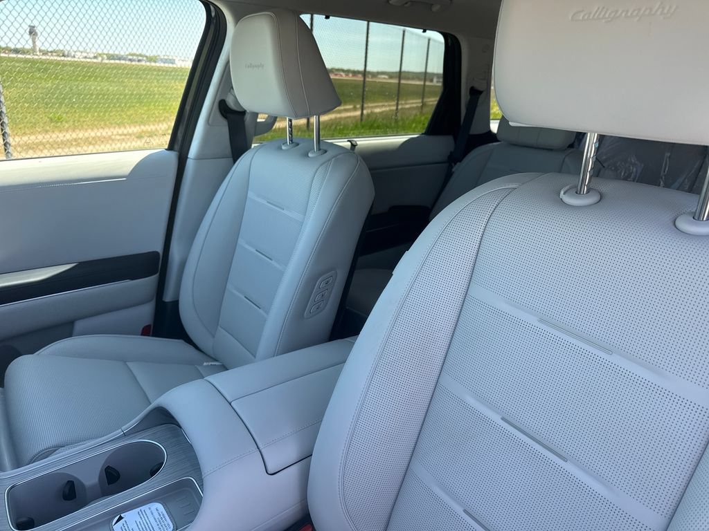 New 2026 Hyundai Palisade Calligraphy AWD/4WD image 7