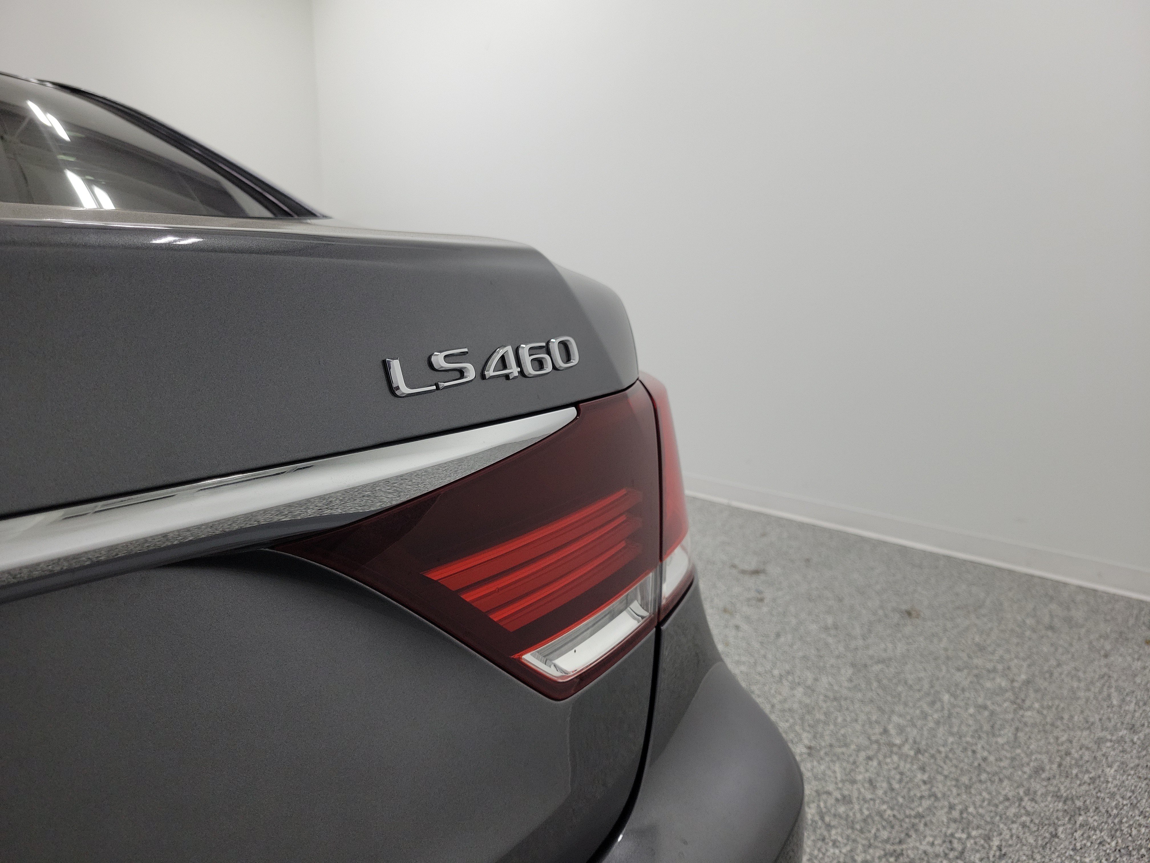 Used 2013 Lexus LS 460 w/ Comfort Pkg RWD image 6