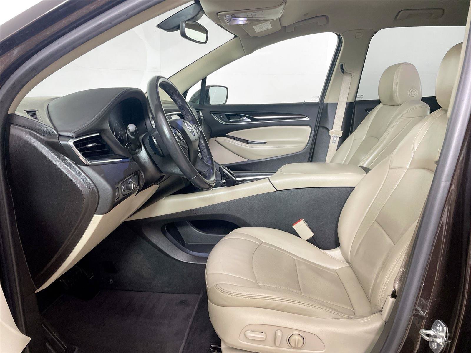 Used 2018 Buick Enclave Essence w/ Trailering Package AWD/4WD image 5