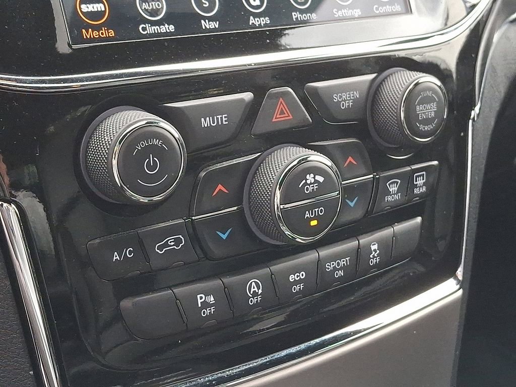 Used 2021 Jeep Grand Cherokee Limited w/ Premium Lighting Group image 17