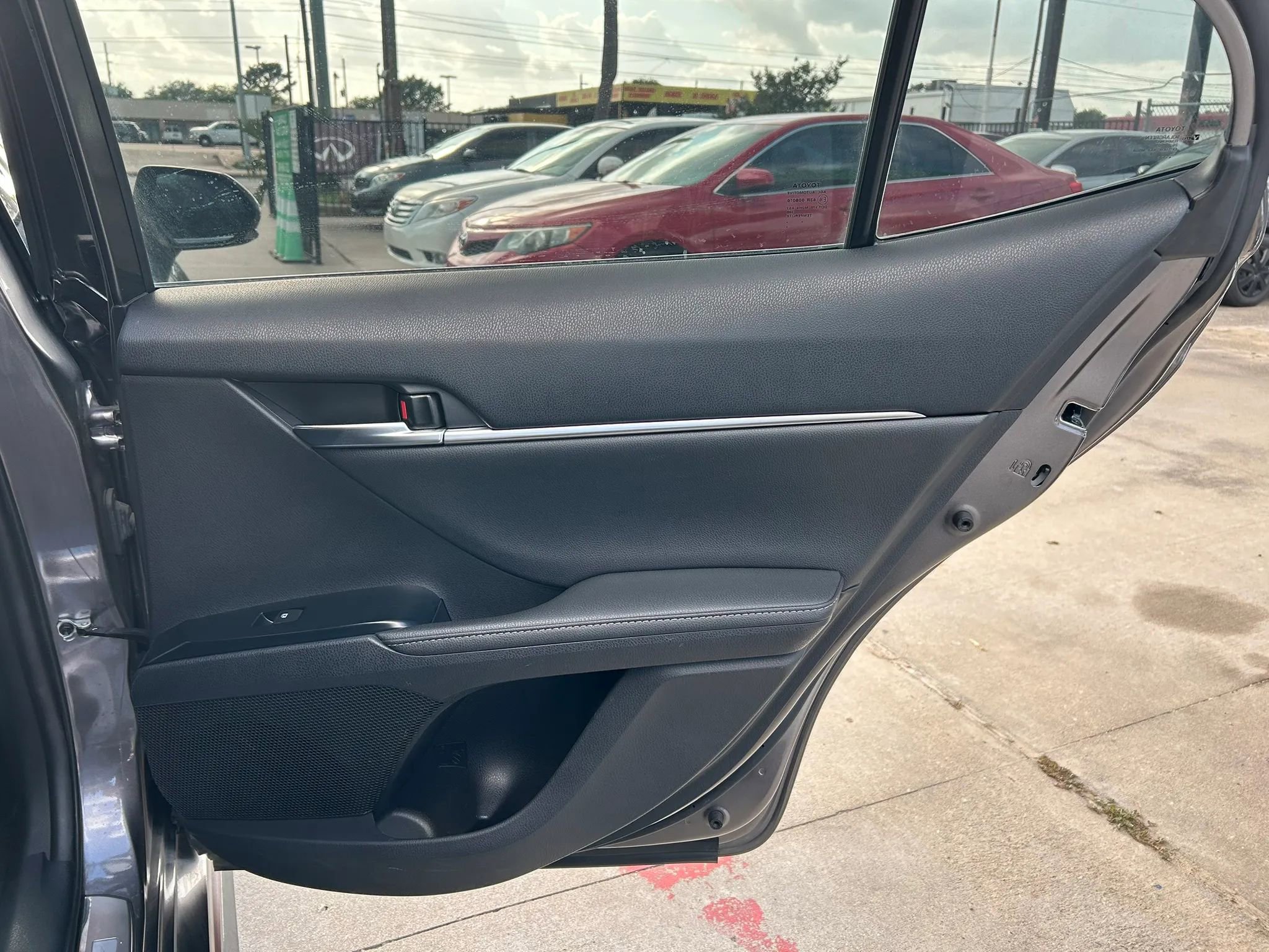 Used 2020 Toyota Camry XSE FWD image 16