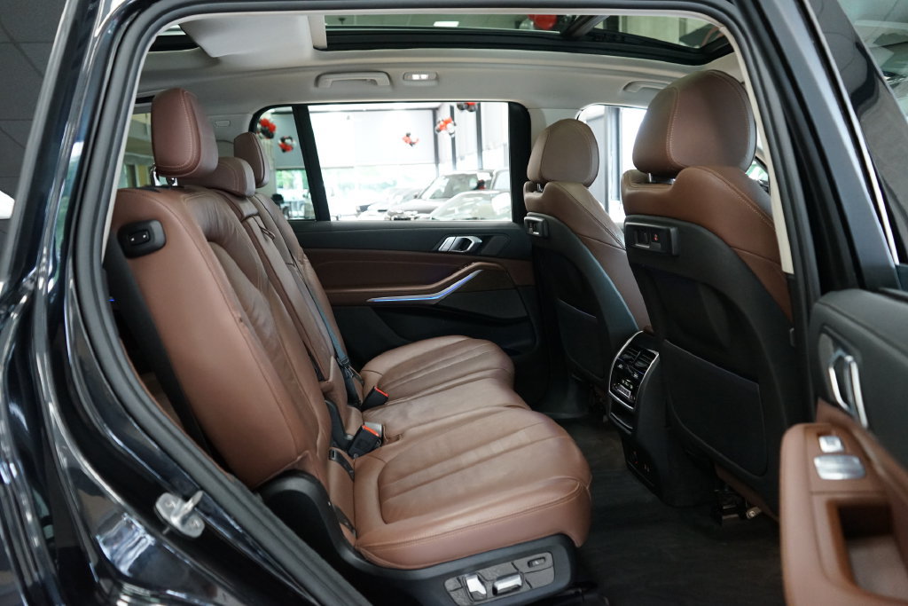 Used 2020 BMW X7 xDrive40i w/ Premium Package AWD/4WD image 15