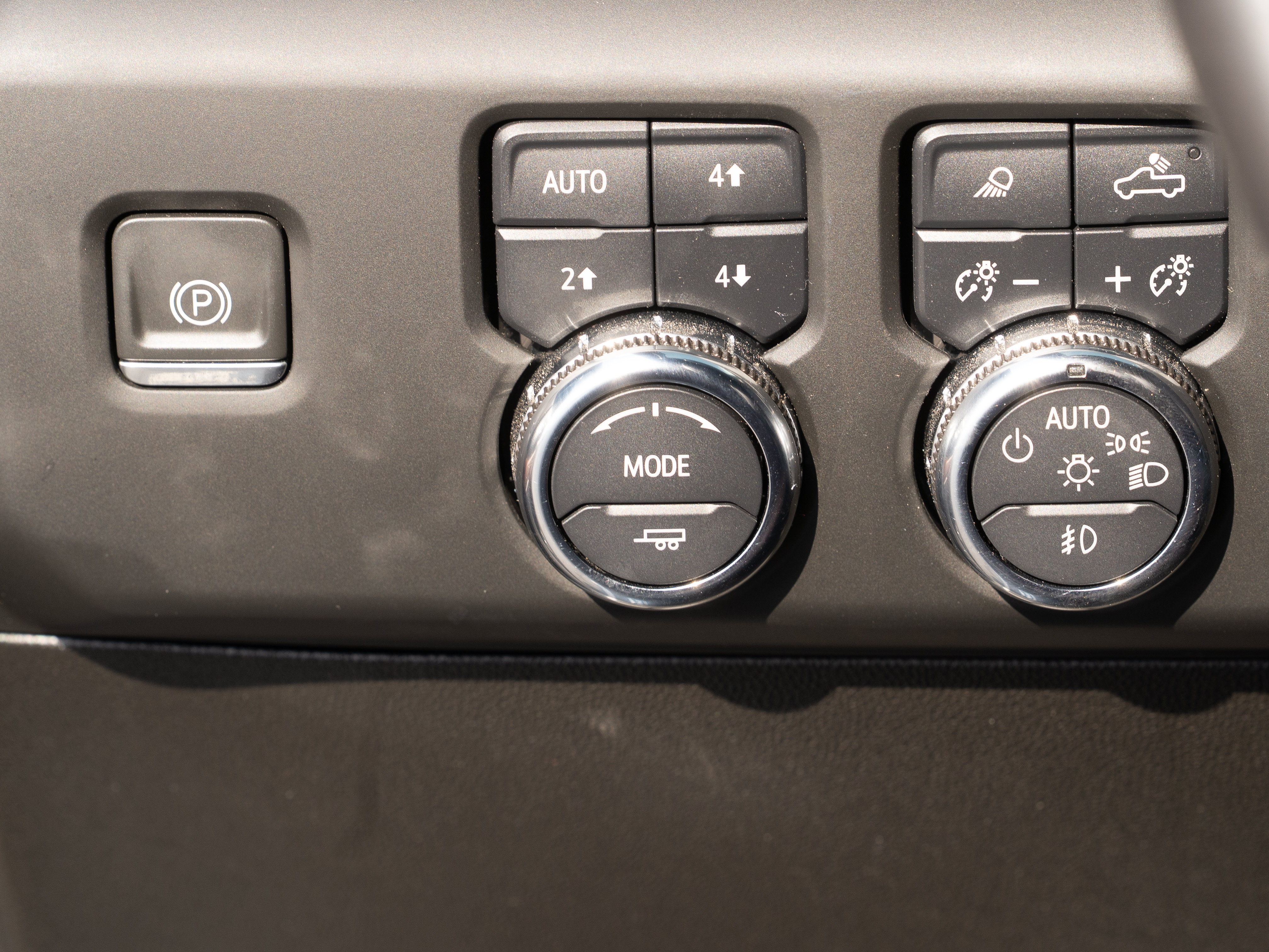 Used 2024 GMC Sierra 3500 Denali Ultimate AWD/4WD image 17