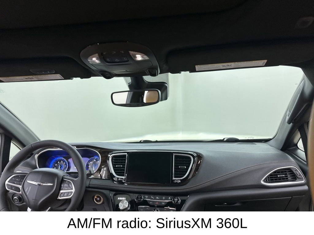 Used 2023 Chrysler Pacifica Pinnacle w/ Trailer Tow Group image 24