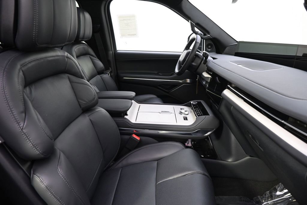 New 2026 Lincoln Navigator L Reserve image 16